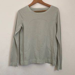 Lululemon running shirt